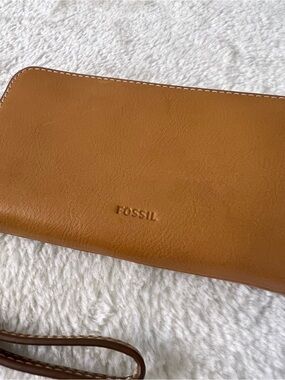 Fossil Cognac Leather Wristlet Wallet
